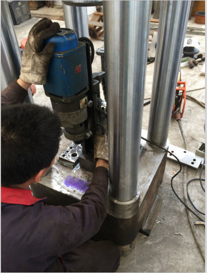 เครื่องอัดก้อนโลหะแนวตั้ง Y83-315 1100kg/h 1